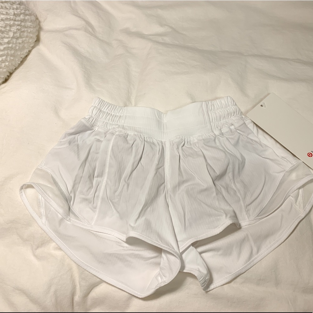 BRAND NEW HOTTIE HOT SHORTS LULULEMON